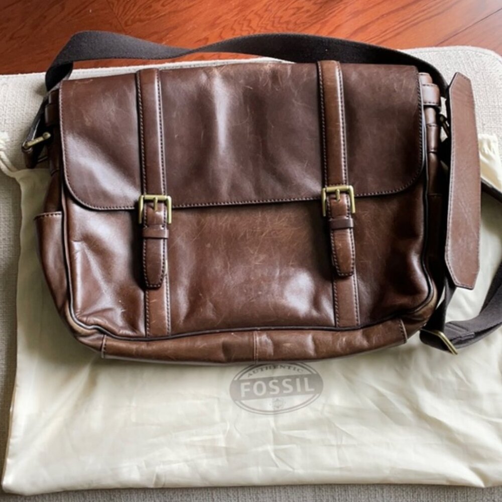 Fossil Messenger Bag 💼 - Picture 3 of 16